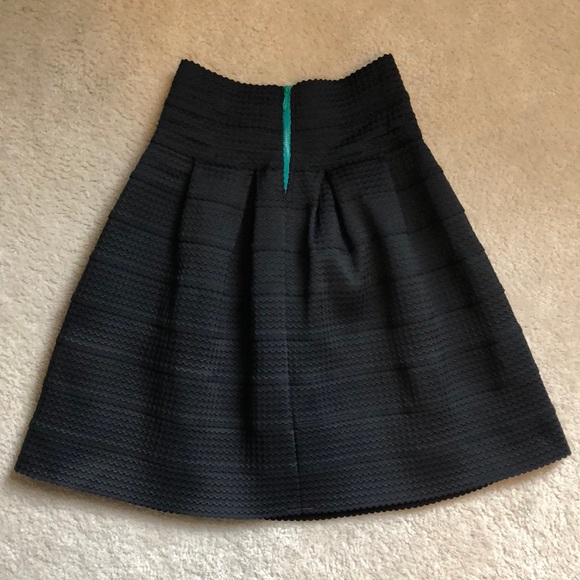 Anthropologie Ponte Bell Skirt Size M/L - Picture 3 of 6